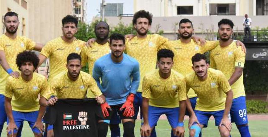 لاعبو طنطا يتضامنون مع القضية الفلسطينية قبل مباراة السكة الحديد (صورة)