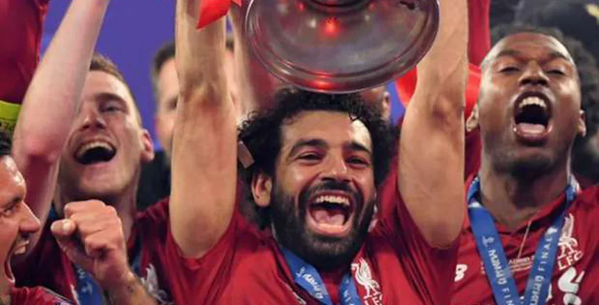 محمد صلاح ينشر صورته مع كأس أبطال أوروبا: "صدق.. اعمل بجد.. وسيحدث"