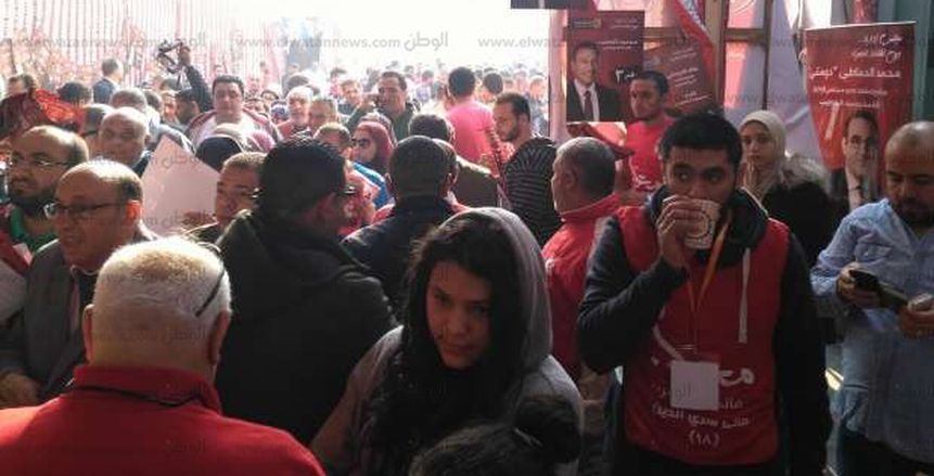 بالصور| أسامة حسني وعادل عبد الرحمن يدليان بصوتهما في انتخابات الاهلي