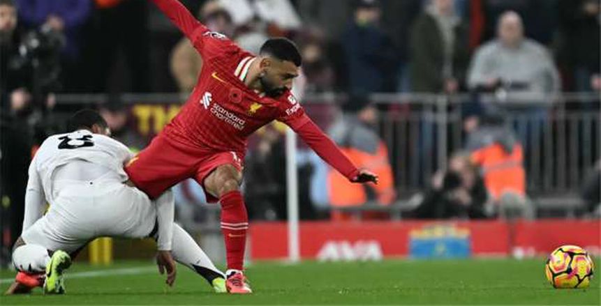 هدايا محمد صلاح تمنح ليفربول الفوز على أستون فيلا والابتعاد بصدارة البريميرليج