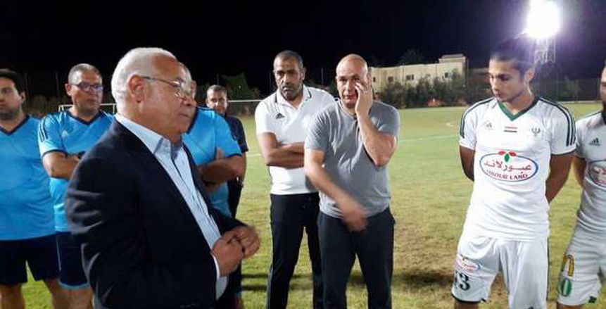 نهائي الكأس| حسام حسن يجتمع بالجهاز المعاون قبل مباراة الأهلي