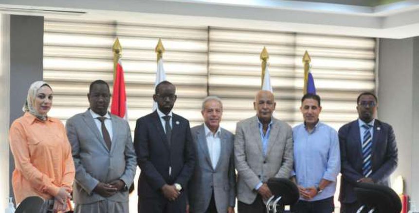 اتحاد الكرة يستقبل وفدا من الصومال لبحث التعاون الرياضي المشترك