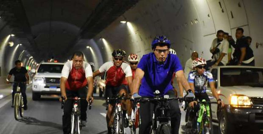 وزير الرياضة يقود ماراثون دراجات بمنطقة أنفاق بورسعيد الجديدة