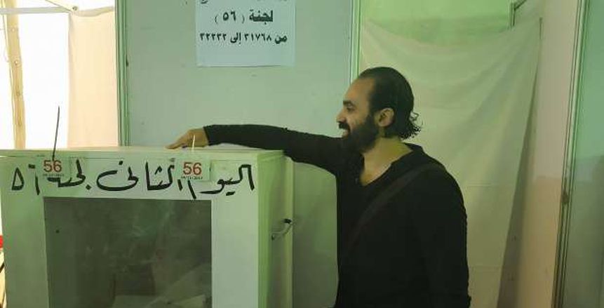 جمال حمزة يدلي بصوته في انتخابات الزمالك