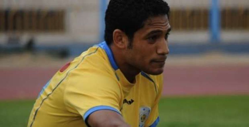 بالفيديو| أحمد علي يهدر أغرب فرصة في الدوري