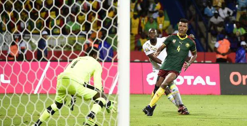 بالصور| فابريس اوندوا يحصل على جائزة أفضل لاعب في مباراة الكاميرون والسنغال