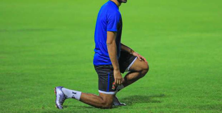 حسين الشحات يغادر مباراة مصر وليبيريا مصابا (فيديو)
