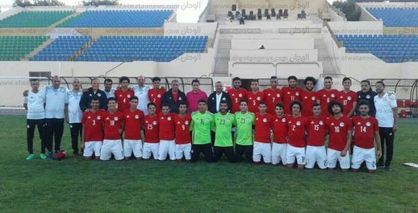 السفير المصري يكرم منتخب الشباب في عمان