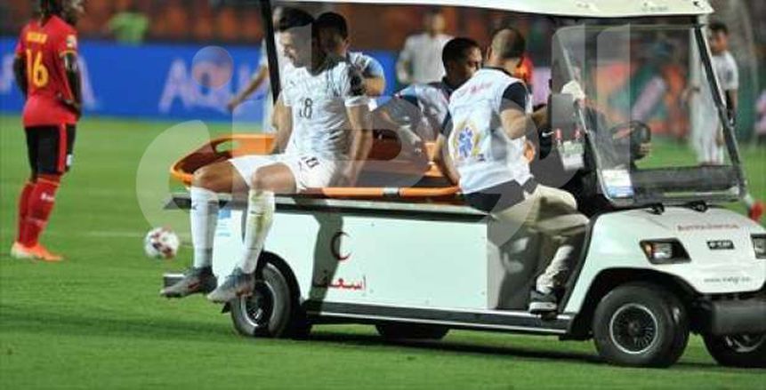 بالفيديو| كوكا يخرج مصابا من مباراة مصر وأوغندا بأمم أفريقيا