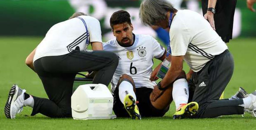 "خضيرة" يتعرض للإصابة في مران المنتخب الألماني