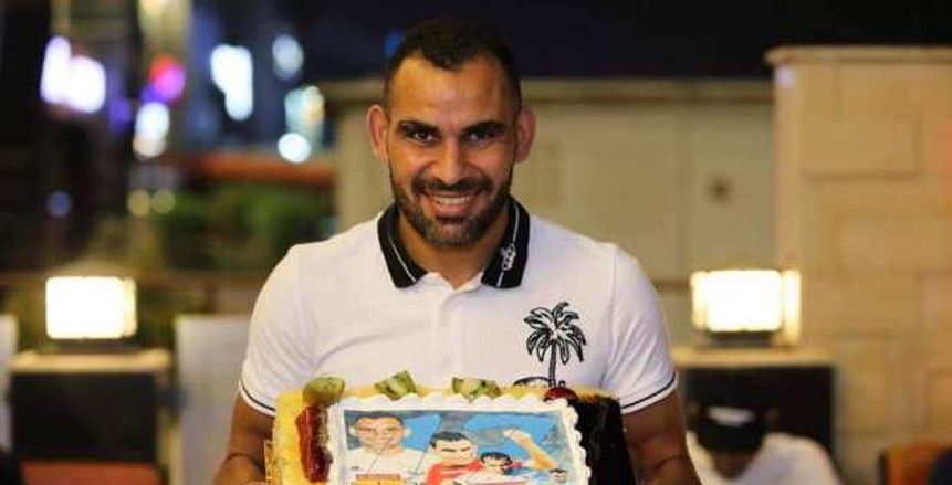 لاعبو الجونة يحتفلون بـ «أحمد عيد عبد الملك»