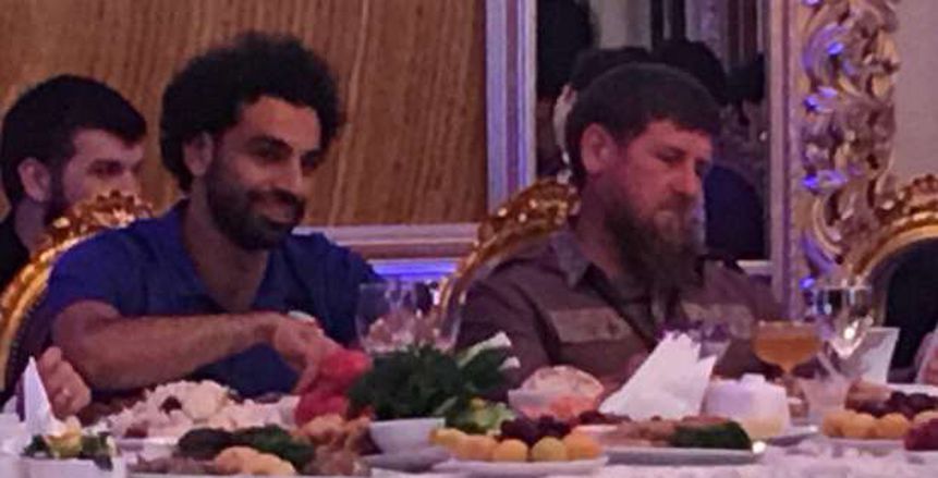 الرئيس الشيشاني يهدي «محمد صلاح» حق المواطنة الشيشانية