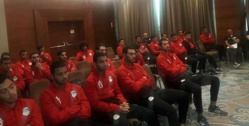 أكرم توفيق وصلاح محسن يقودان المنتخب الأولمبي أمام الجزائر