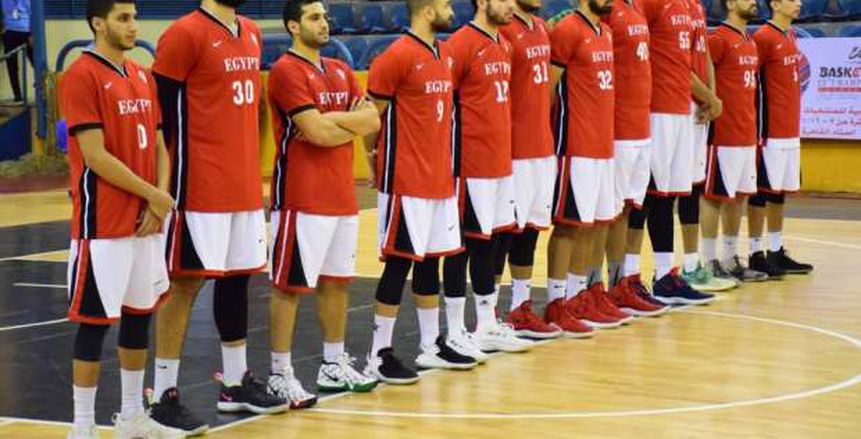 قبل مواجهة الإمارات.. مدرب منتخب السلة يُراقب المنافسين بـ «البطولة العربية»