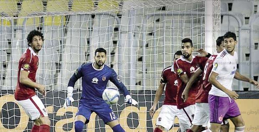 الجزائري مهدي عبيد يدير مباراة الوداد والأهلي
