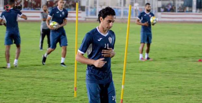 أيمن حفني يؤازر الزمالك في التدريبات قبل مواجهة الرجاء