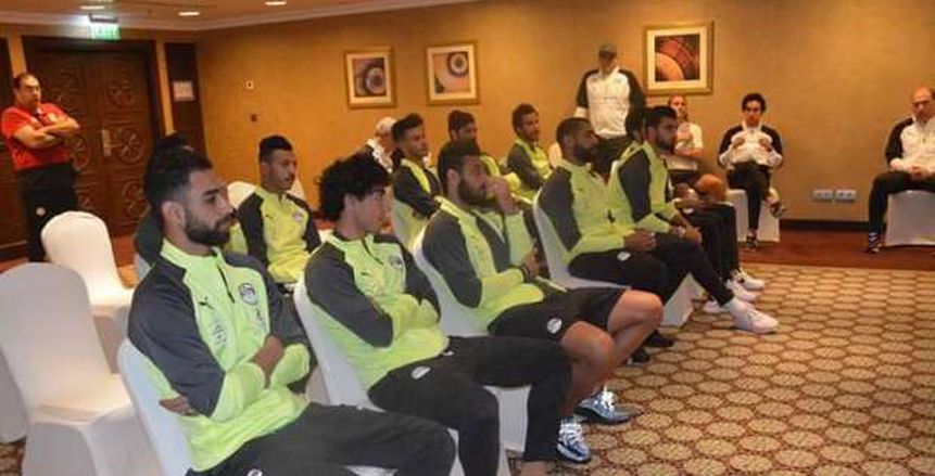 تفاصيل اجتماع هاني أبو ريدة مع لاعبي المنتخب قبل السفر إلى النيجر