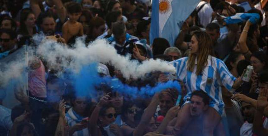 احتفالات هستيرية في شوارع الأرجنتين بعد الفوز بكأس العالم «صور»