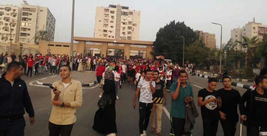 رحلات مدرسية لاستاد القاهرة لمؤازرة المنتخب الأولمبي (صور)