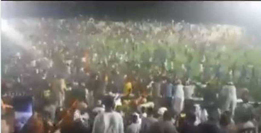 "بهدف أنور السادات".. جماهير "الأمل" تقتحم ملعب عطبرة بعد صدارة الدوري السوداني (فيديو)