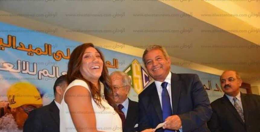 غدا: وزير الرياضة يشهد توقيع عقد رعاية السباحة فريدة عثمان