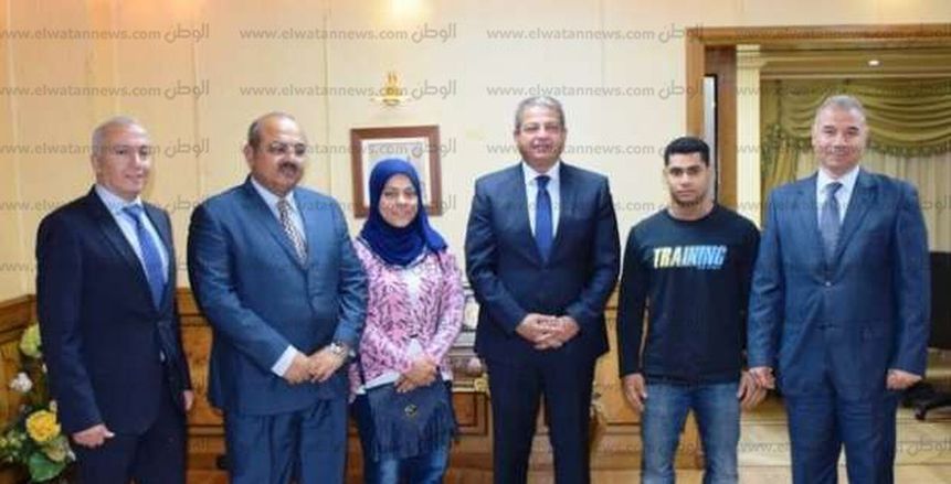 وزير الرياضة يلتقى سارة سمير و محمد إيهاب