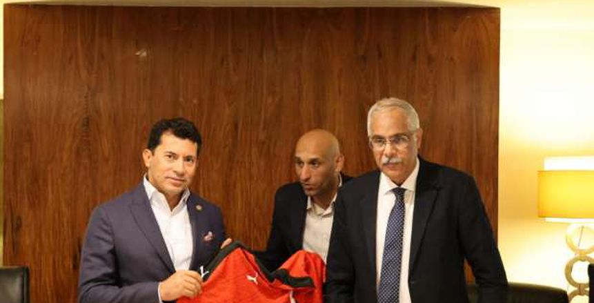 عاجل.. وزير الشباب والرياضة يحسم مصير اتحاد الكرة من الإقالة