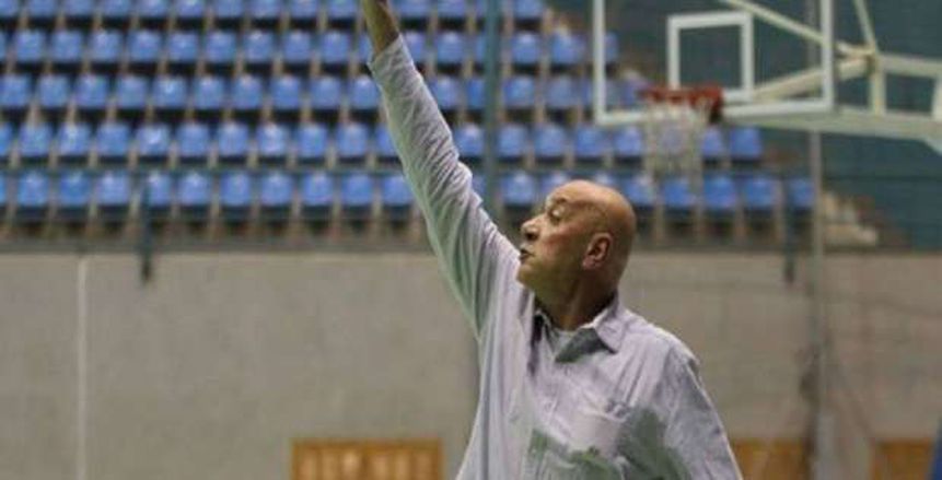 مدرب الزمالك السابق يفوز بالدوري الإماراتي لكرة السلة مع شباب الأهلي