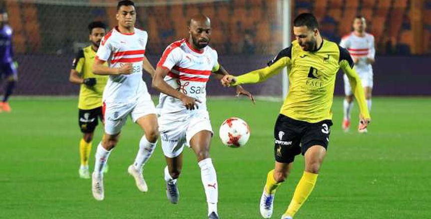 كارتيرون يوصي لاعبى الزمالك بشرب المياه لمواجهة درجة الحرارة فى انجولا