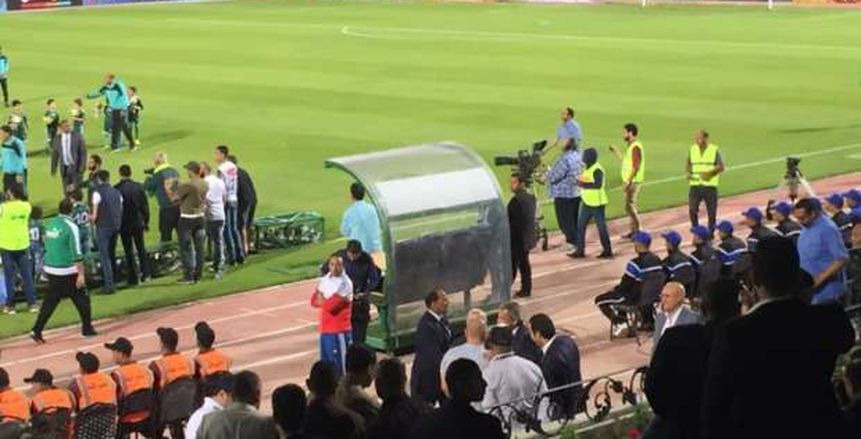محافظ بورسعيد يهنئ المصري وجماهيره بالصعود لدوري المجموعات بالكونفدرالية