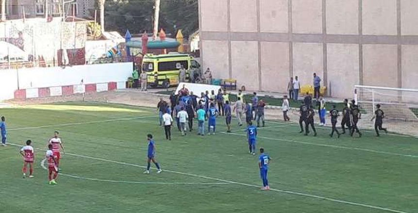 بالصور| حكم «بلدية المحلة والحمام» يستدعي الأمن خوفًا من بطش اللاعبين