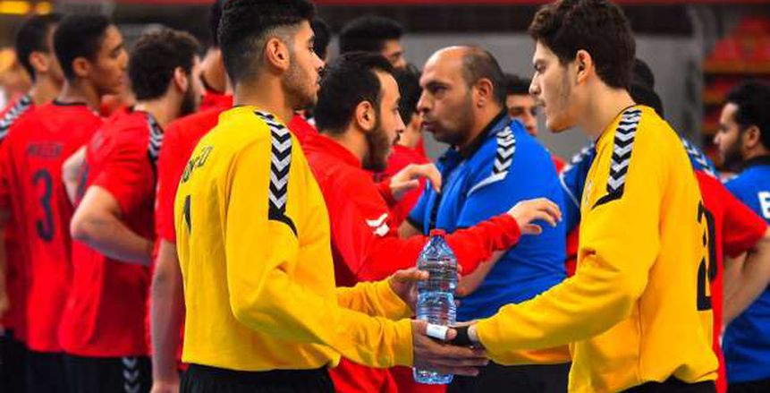 بالفيديو.. لاعبو منتخب مصر لناشئي اليد يحتفلون بحصد المونديال بـ"السجود" في الملعب