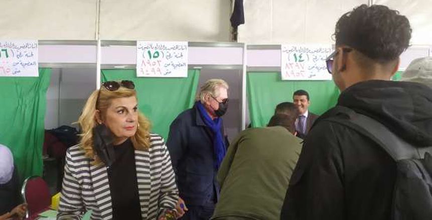 حسين فهمي ونهال عنبر يشاركان في انتخابات نادي الجزيرة
