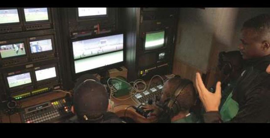 شركة برتغالية تقوم بتجربة تطبيق تقنية الفيديو قبل المباراة النهائية في برج العرب