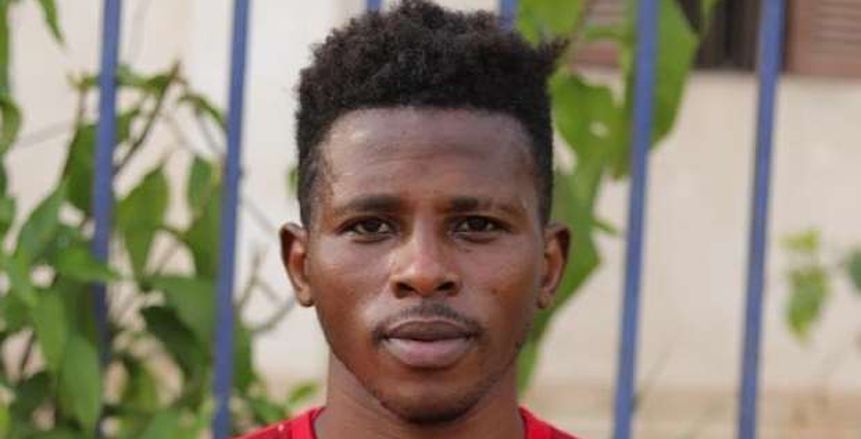 وفاة بانجورا لاعب نادي بيلا بعد صراع مع مرض الفطر الأسود