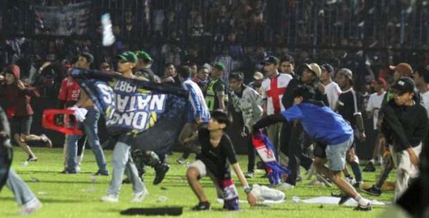 اتحاد الكرة ينعى ضحايا أحداث الشغب في الدوري الإندونيسي