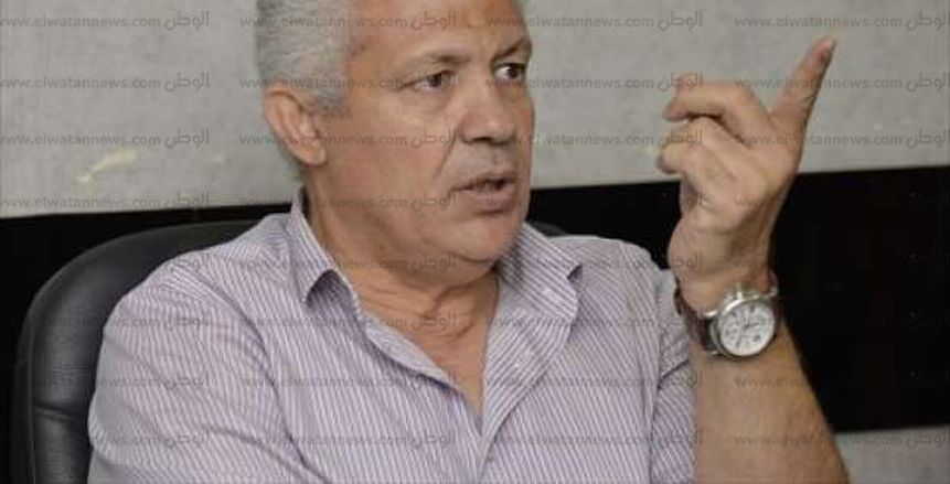 محمد حلمي ينتقد إدارة الزمالك: كيف يعود مدرب ترك الفريق بمنتصف الموسم؟