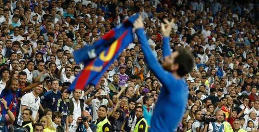 بالصور| متاجر برشلونة تبيع تمثال لميسي يبرز احتفاله بالهدف رقم 500