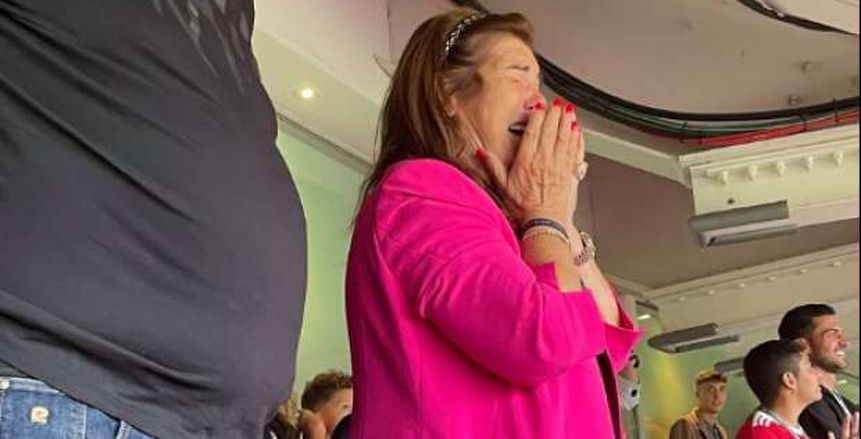 دموع والدة رونالدو تخطف الأضواء بعد تسجيل البرتغالي هدفين مع مانشستر