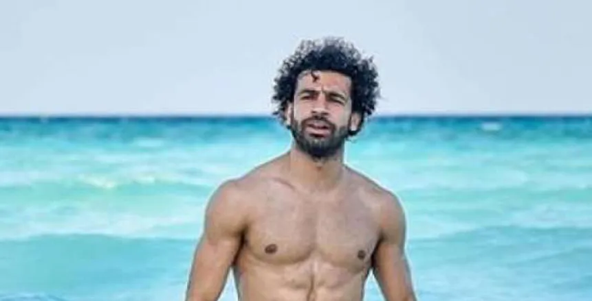 بالصور| شاهد محمد صلاح يصطاد سمكة كبيرة في رحلة الاستجمام بالجونة