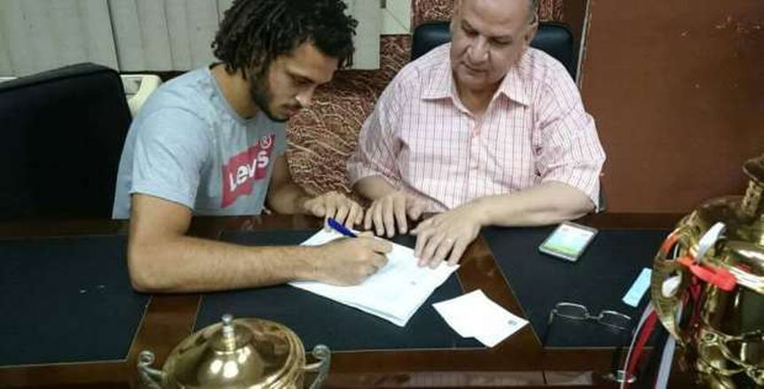 رسميا| مصر المقاصة يحصل علي خدمات مروان حمدي هداف النصر