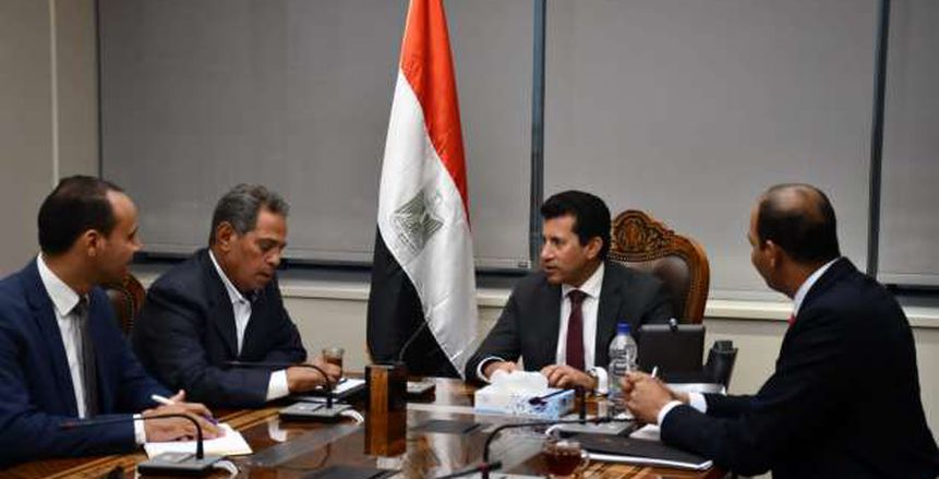 وزير الرياضة يلتقي مسؤولي كابيتانو مصر في مقر الوزارة بالعاصمة الإدارية