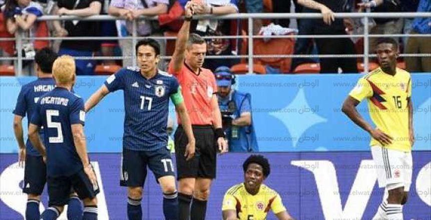 كارلوس سانشيز ينال أول بطاقة حمراء في كأس العالم 2018