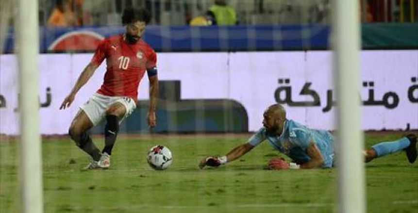بالصور| محمد صلاح يكشف عن حذائه الجديد في كأس الأمم الأفريقية