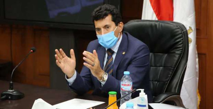 وزير الرياضة يناقش التصور النهائي للمشروعات الاستثمارية باستاد القاهرة