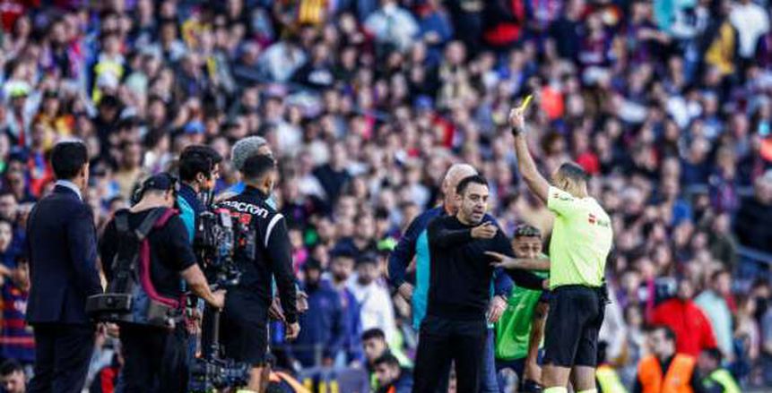 مدرب برشلونة بعد تعادل إسبانيول: الحكم فقد السيطرة ووزع بطاقات بلا هدف
