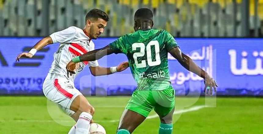 بطاقة حمراء لطارق علاء لاعب الزمالك بعد تدخل عنيف مع لاعب المصري
