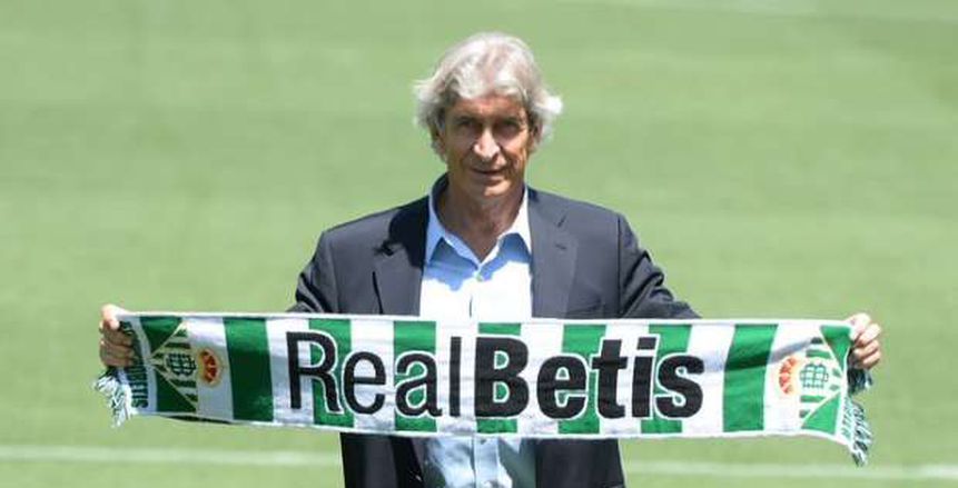 رسمياً.. ريال بيتيس يقدم بيليجريني مديراً فنياً للفريق