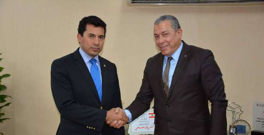وزير الرياضة لـ «رئيس الجالية بفرنسا»: شباب مصر في الخارج أهم أولويات الوزارة