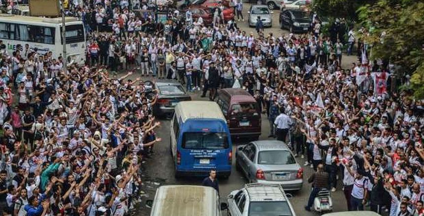 جماهير الزمالك تهاجم رئيس النادي